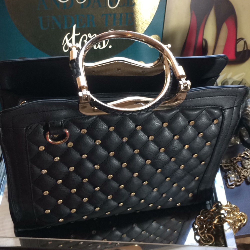 👸🏻👠🛍Black Rhinestone studded blush pink inside